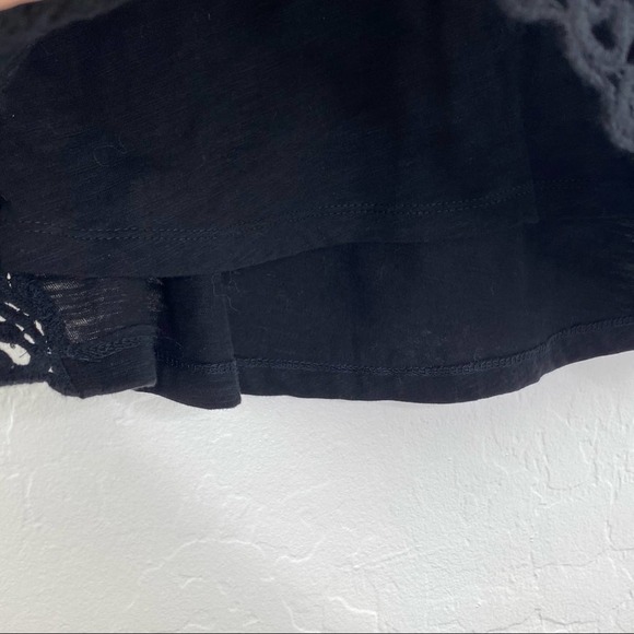 Anthro Eri + Ali Suzy Black Lace Overlay Crochet Tee Top Blouse Small - Picture 10 of 12